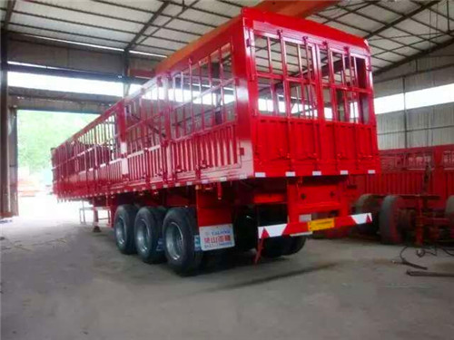 倉(cāng)柵式半掛車(chē)