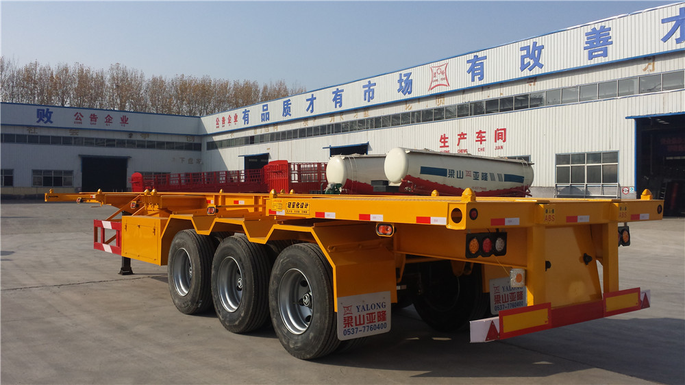 平板式運(yùn)輸半掛車