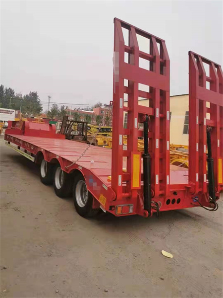 低平板半掛車的特點(diǎn)